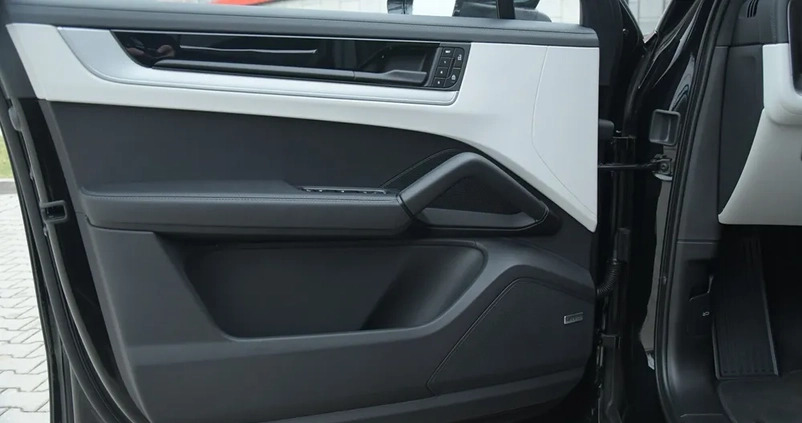 Porsche Cayenne cena 624900 przebieg: 22, rok produkcji 2023 z Krapkowice małe 436